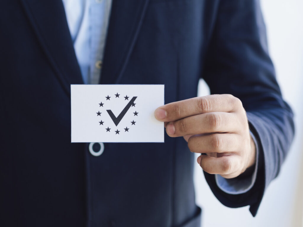 Ter um selo de qualidade demonstra o alto padrão nos produtos e serviços da empresa e é um ótimo diferencial competitivo.